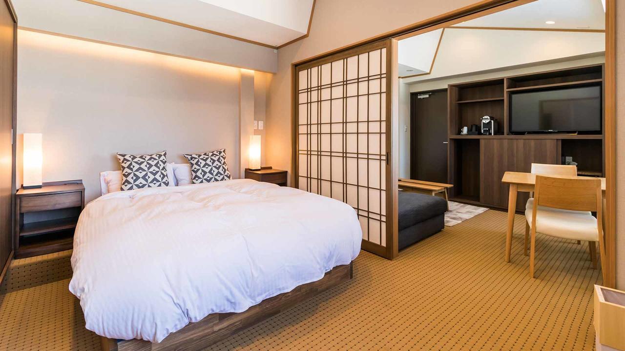 Hotel Silverhorn Мёко Экстерьер фото